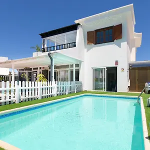  Villa Siroi, Puerto Del Carmen, Heated Pool, 10mn From The Sea España